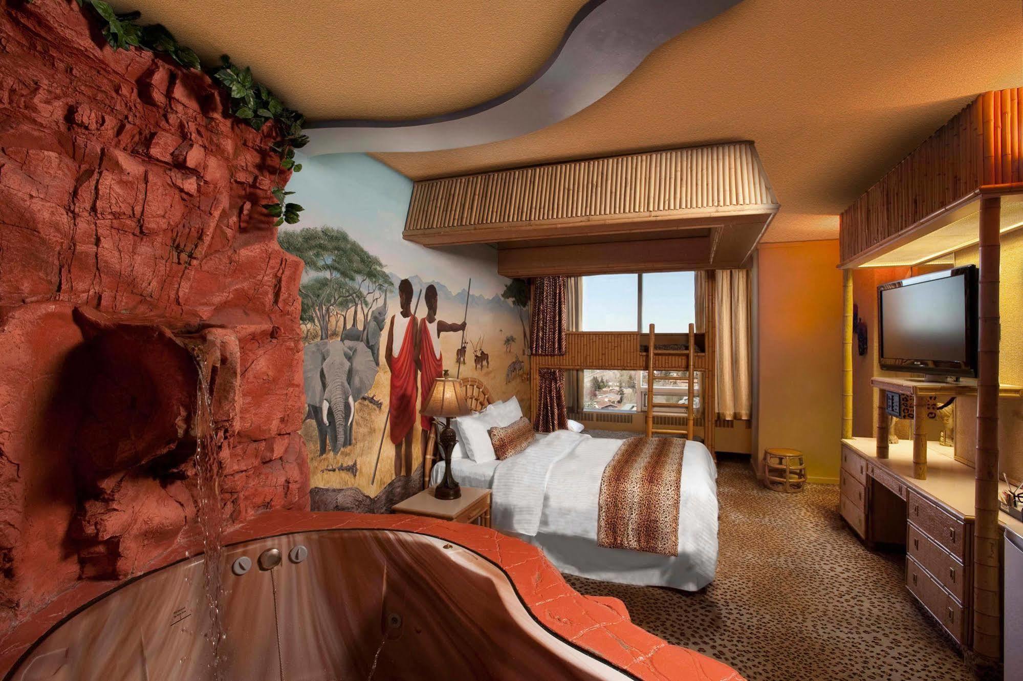 Fantasyland Hotel Edmonton Exterior foto